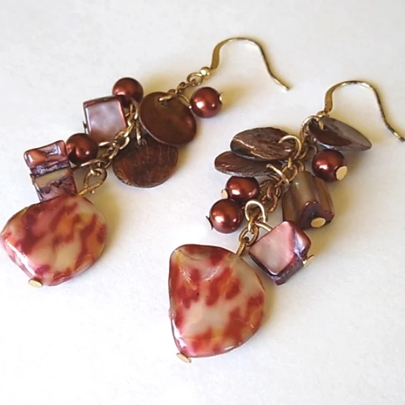 🔴2/$12🔴Macy's Shell & Bead Earrings - Picture 4 of 4